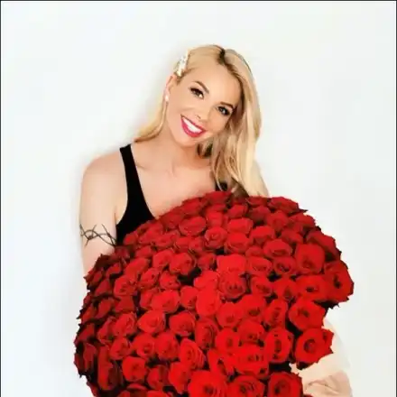 Емилия като Алла Пугачова