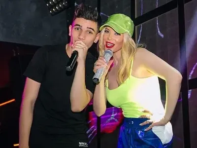 Емилия пести от дрехи