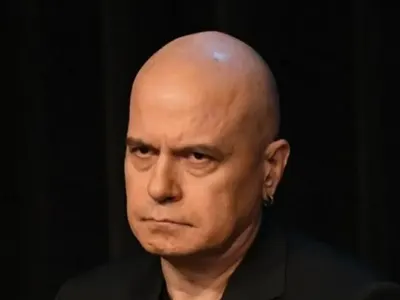 Ето я най-вярната жена на Слави! (СНИМКА в галерия)