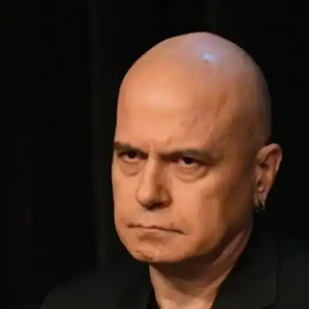 Ето я най-вярната жена на Слави! (СНИМКА в галерия)