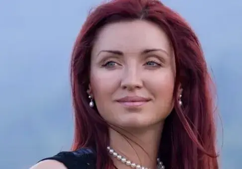 Галка от „Каризма“ чака бебе от чернокож