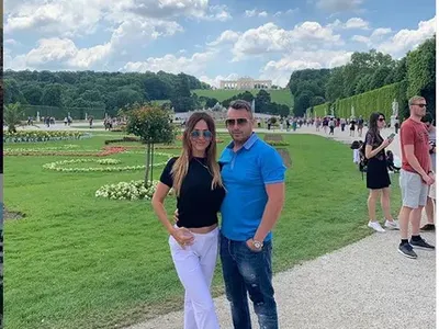 Глория спира да пее заради млад грък милионер