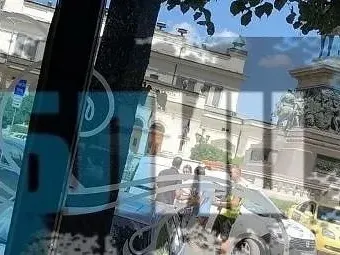 Григор Димитров вдигна луд скандал на служители на градска мобилност, закопчали колата му в центъра на София