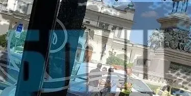 Григор Димитров вдигна луд скандал на служители на градска мобилност, закопчали колата му в центъра на София