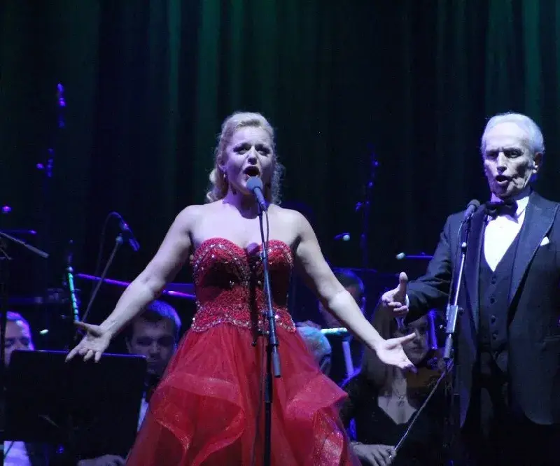 Любимка на Карерас пее Травиата в Летния театър на Варна