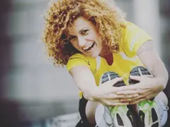 Люси Дяковска готова с хотела от контейнери