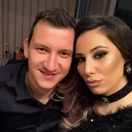 Майката на Неделев хареса снахата! Тодор и любимата му планират сватба