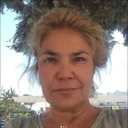 Марта Вачкова младее на Миконос