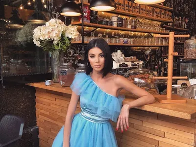 МЕГЗ захвърли екстеншъните! Вижте новата ѝ прическа