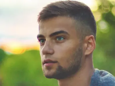 Наско Колев заби ново гадже (Рапърът се фука с млада варненка-красавица)