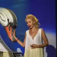 Нети защитава магистратура по опера