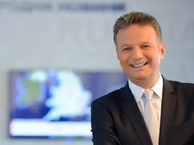 Ники Дойнов с апартамент до лудницата