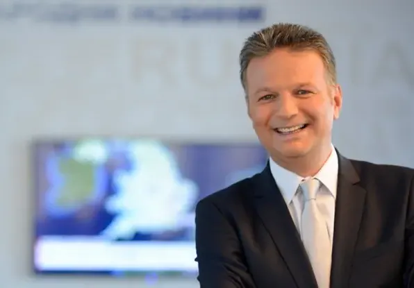 Ники Дойнов с апартамент до лудницата