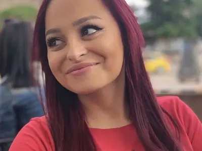 ОПАСЕН ЧАР! Щерката на Доган скочи от скала