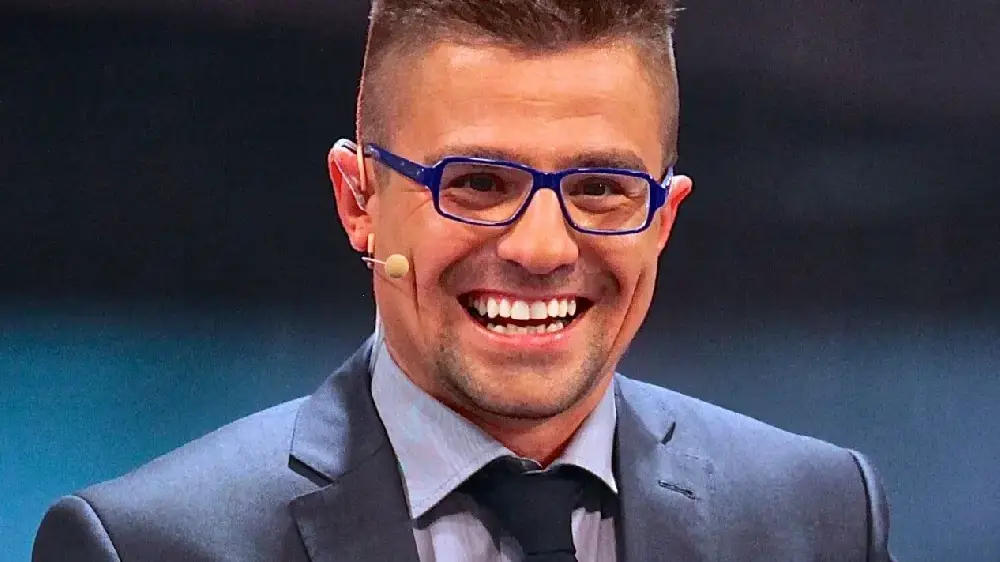 Продуцентът и водещ Андрей Арнаудов пред „Труд\": Над 350 хиляди български емигранти са готови да се върнат