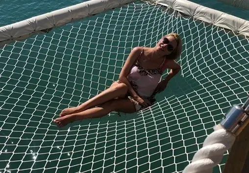 Райкова бясна, че лъжат за цената на почивката й: Струва не 2, а 5 хиляди!