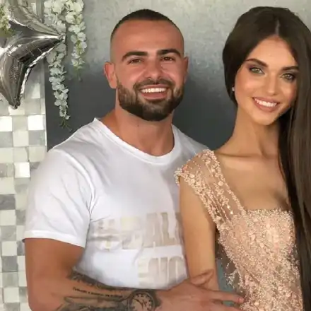 Ричард заби сестрата на Куини Алис