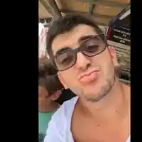 Сашо Кадиев се целува с чужда жена (Папарашки снимки)