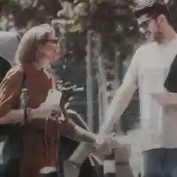 Сашо Кадиев се целува с чужда жена (Папарашки снимки)