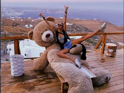 Щерката на Фатик разпуска на плажа на Леонардо