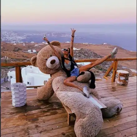 Щерката на Фатик разпуска на плажа на Леонардо