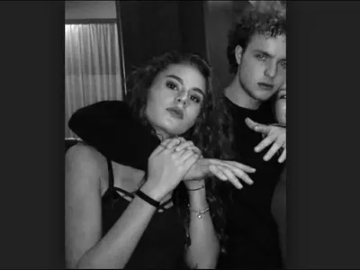 Щерката на Радев на море с гаджето