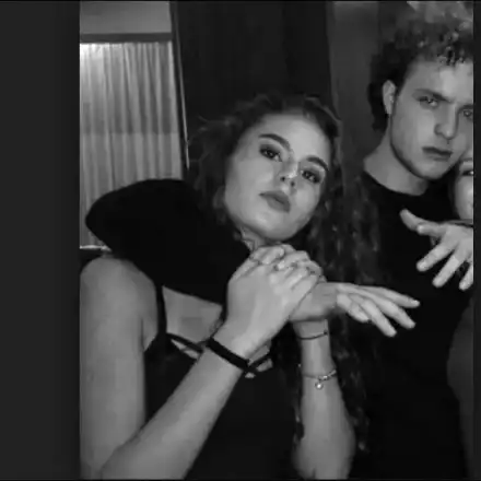 Щерката на Радев на море с гаджето