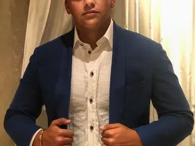 Синът на ДесиСлава чукна 18 г. с лудо парти