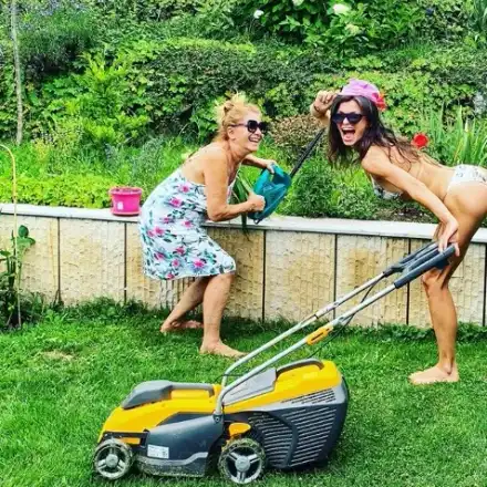 Славена Вътова показа нещо страшно отзад