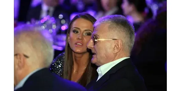 Стоте манекенки заряза Дениз, задава се нова жена в живота му