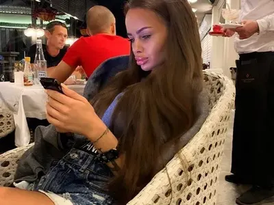 Сузанита учи за фризьорка