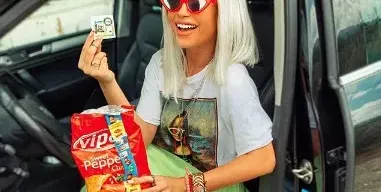 Тита се тъпче с мазно