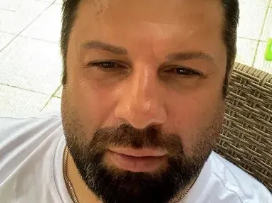 Тони Стораро опъна бръчки с фотошоп