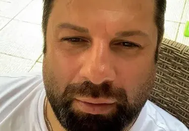 Тони Стораро опъна бръчки с фотошоп