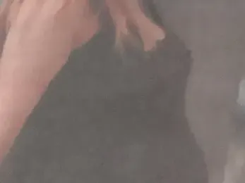 Вики от „Мастило“ ще роди всеки момент, певицата на разкрасителни процедури преди събитието