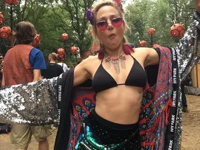 Внучката на Тодор Колев живее от подаяния в Лондон! Теодора стана циркаджийка по фестивали