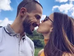Наум Шопов и Теа вдигат сватба преди появата на бебето! Актьорът става опасен конкурент на д-р Енчев (Подробности)
