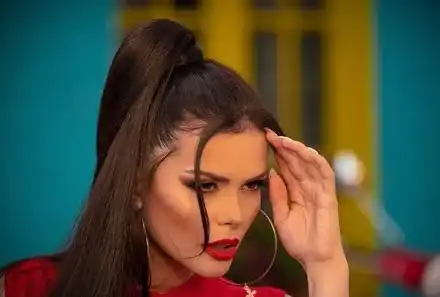 Замесиха Преслава в скандал с хапчета! Певицата отрече да е на изтеклите кадри от операционната маса