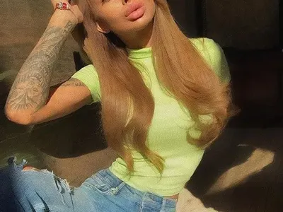 Защо гаджето на Динев стана за смях? Вижте фотошоп гафовете на известните (Снимки)