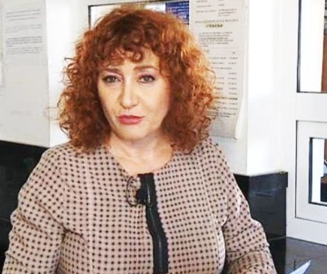 Валя Ахчиева чака първо внуче