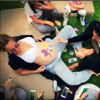 Алекс Раева роди момиче