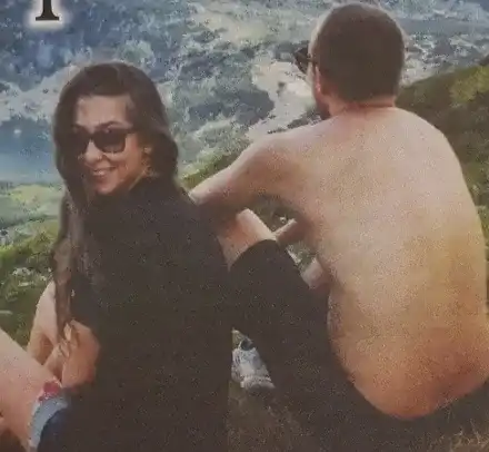 Александра Тюркмен ближе рани, приятелка й отмъкна гаджето