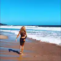 Анелия позира със сочно... настроение