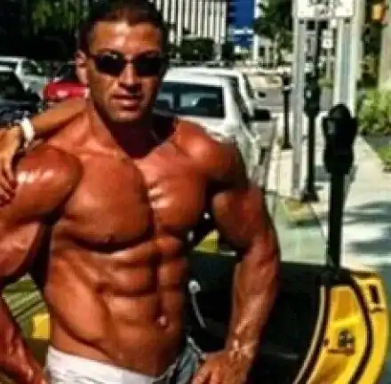 Анита Мейзер се моли за помощ на духа на убития Николай: Спаси ме от дявола!