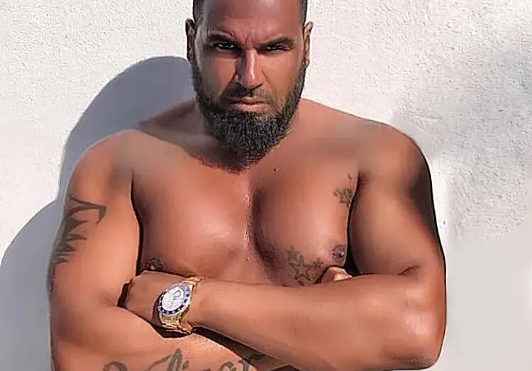 Азис с часовник за 60 бона (Снимки)