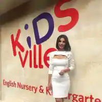 Бременната МЕГЗ избира детска градина (СНИМКИ)