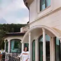 Бременната МЕГЗ избира детска градина (СНИМКИ)