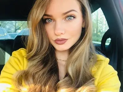 Бременната Нанси Карабойчева показа знойни форми (Фото в галерия)