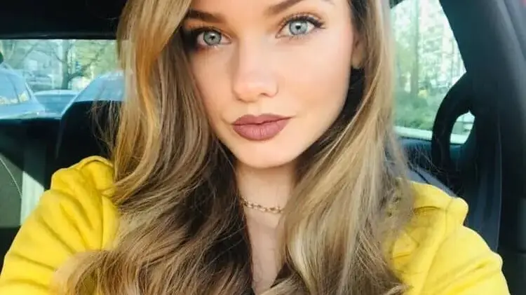 Бременната Нанси Карабойчева показа знойни форми (Фото в галерия)