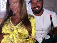 Бременната Златка гледа децата на Благо